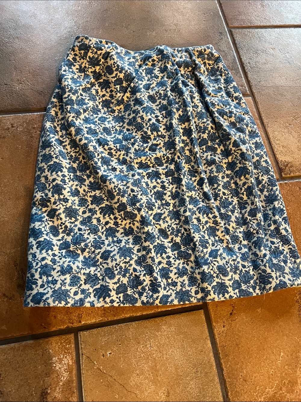 VINTAGE TRADITIONALS FLORAL SKIRT
